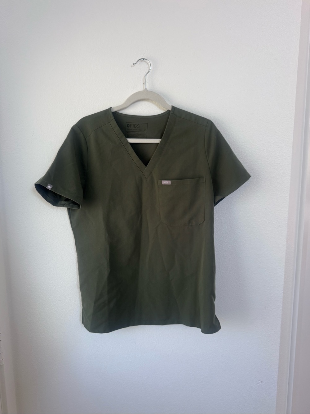 FIGS V-Neck Scrub Top — Olive Green